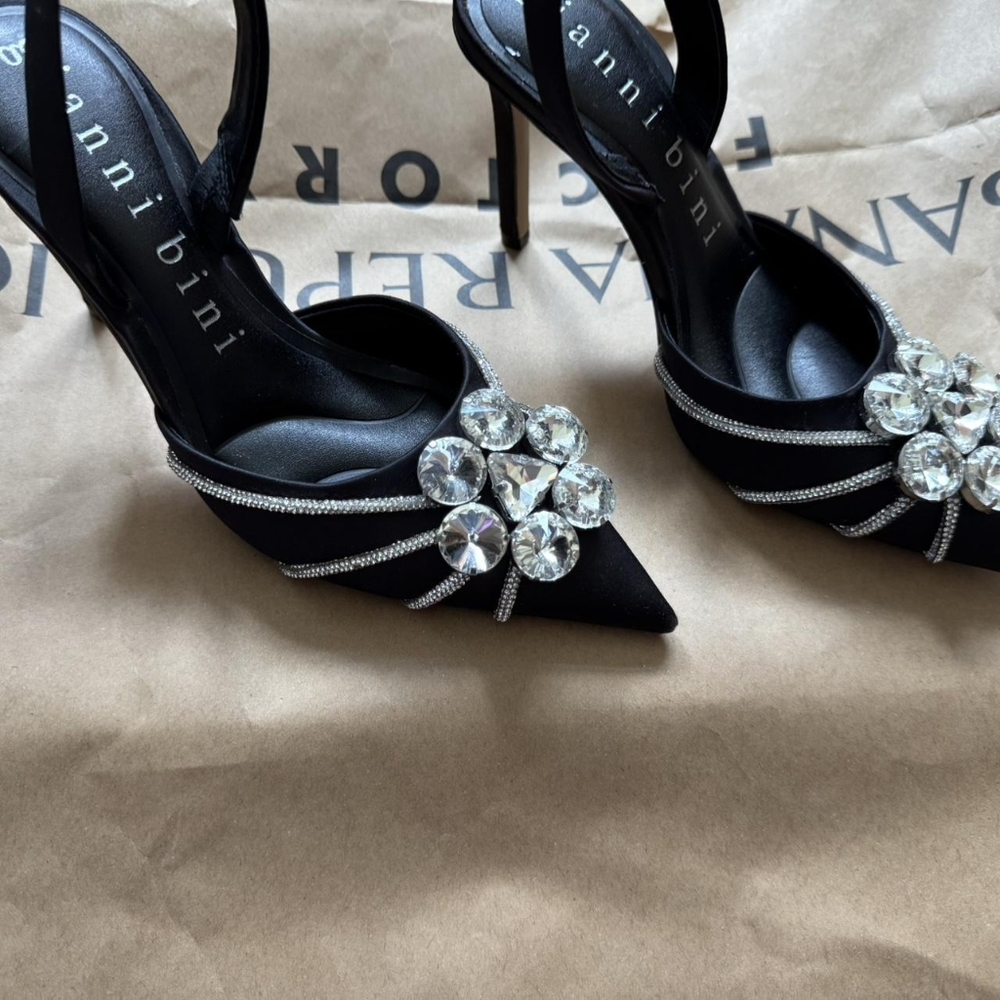 Black Gianni Bini Classy Heels With Rhinestone silver details
